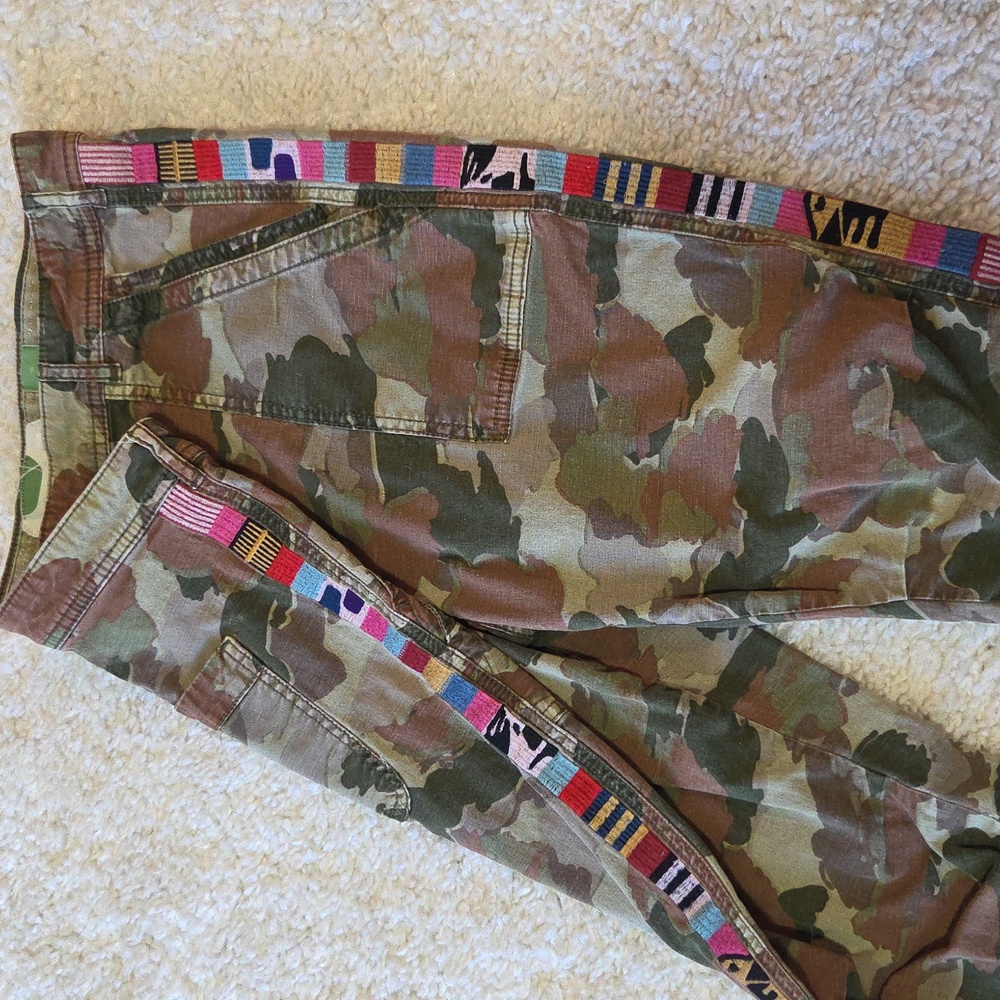 Anthropologie Green and Brown Camouflage Pants With Tribal Embroidery, Size 32 - Picture 11 of 11